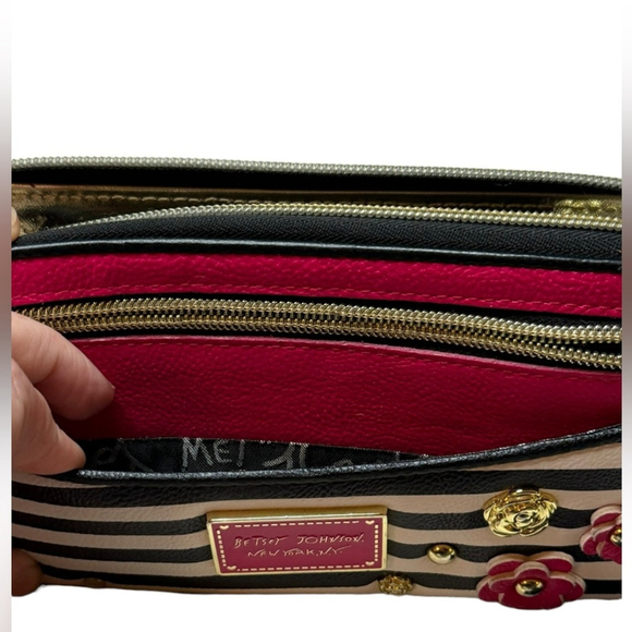 BETSEY JOHNSON Wallet - Picture 7 of 8